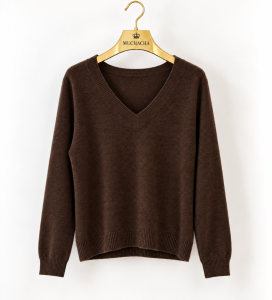 276 Ciemno-brązowy sweter damski z dekoltem w serek.png