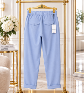 122 Damskie niebieskie spodnie z wiskozy o fasonie mom fit.1.png