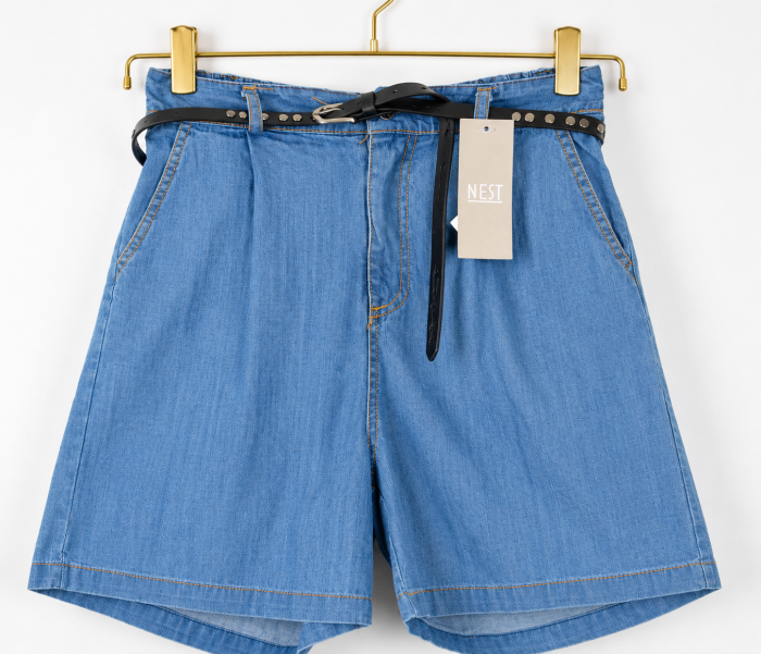 Krótkie spodenki jeans z paskiem